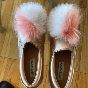Steve Madden Pom Pom sneakers